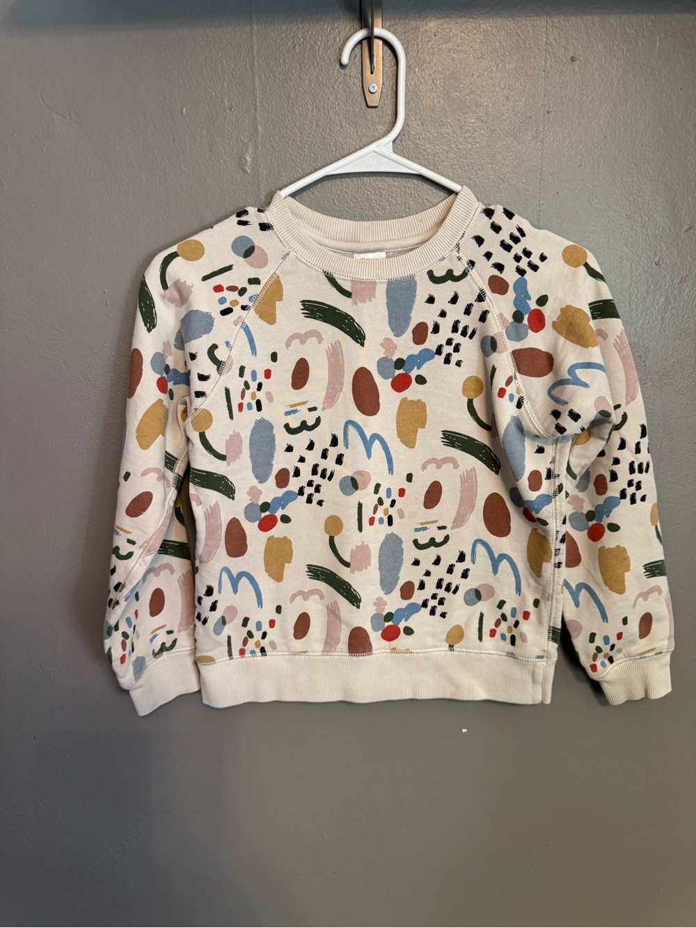 Hanna Andersson Cream Crewneck Sweater with Multicolor Abstract Marks